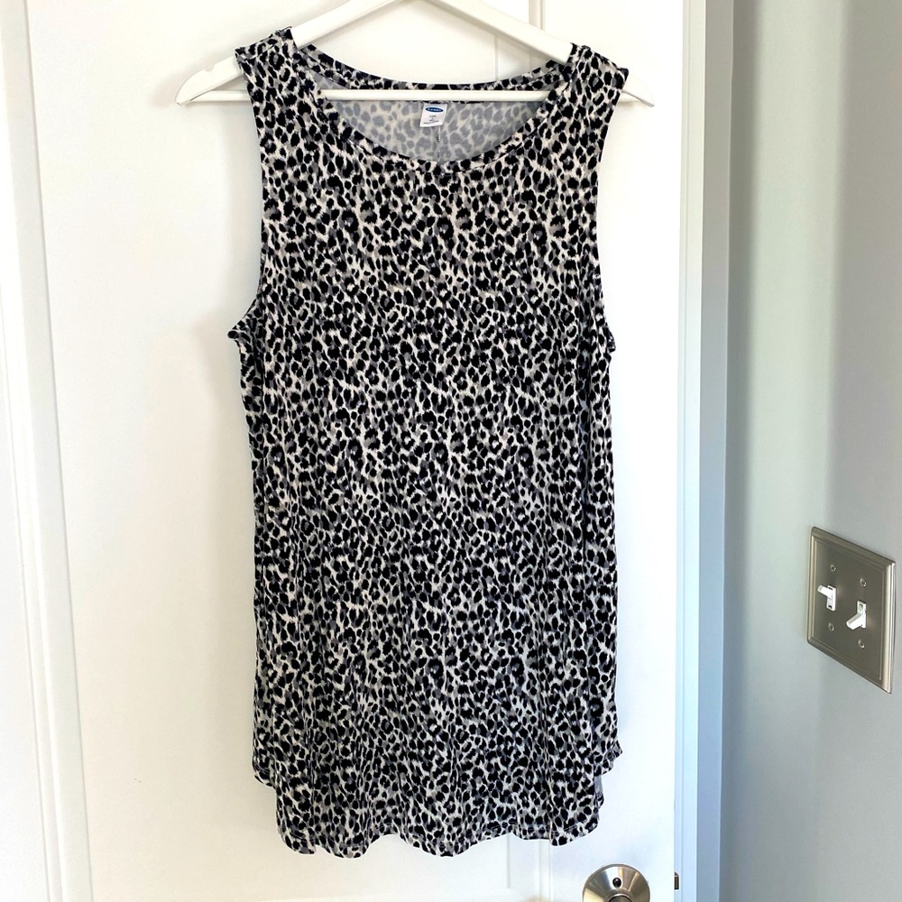 Old Navy L Tall Luxe Tank, curved hem EUC, black/gray leopard print 🐆